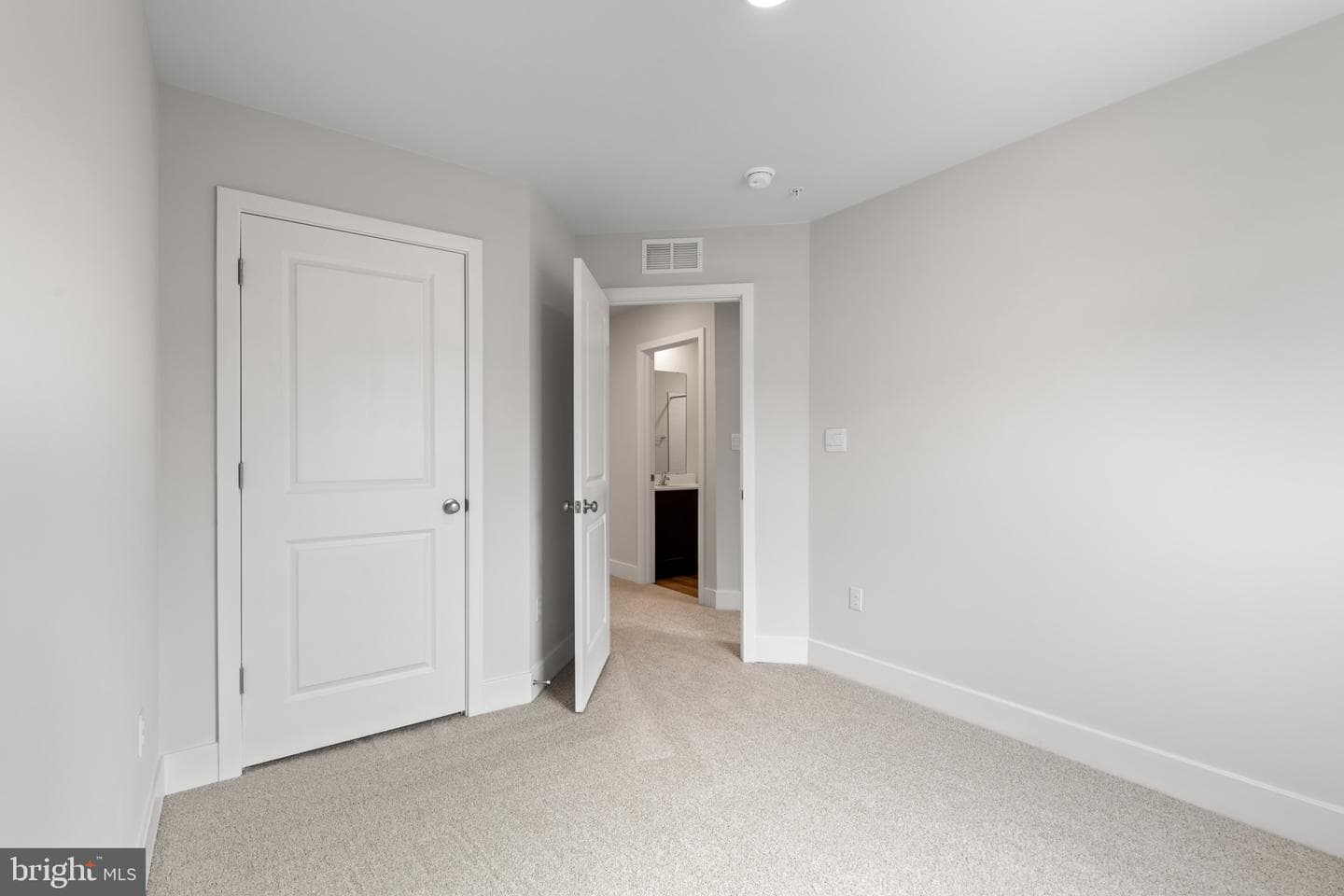 374 Hackley Drive photo 24