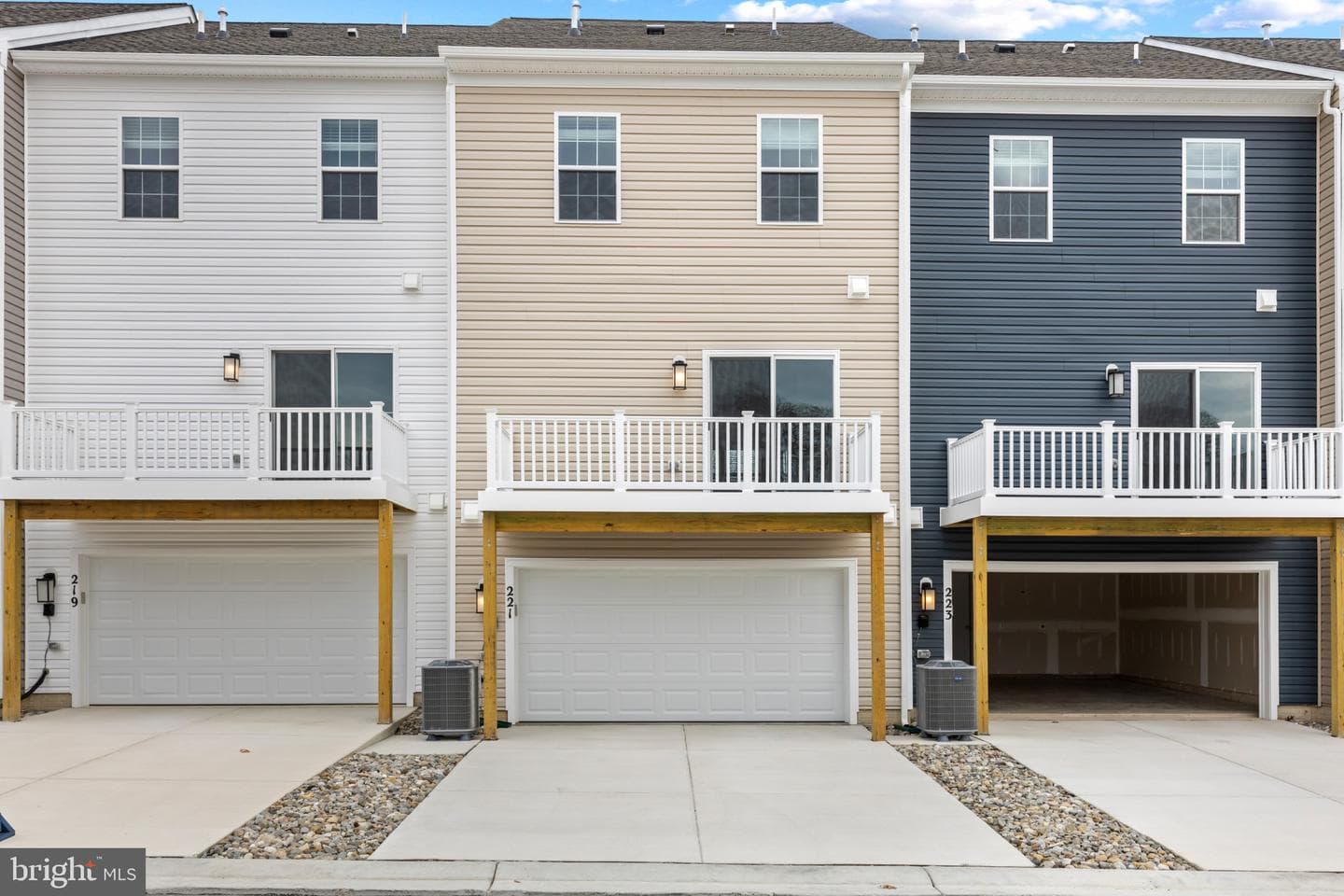 374 Hackley Drive photo 31