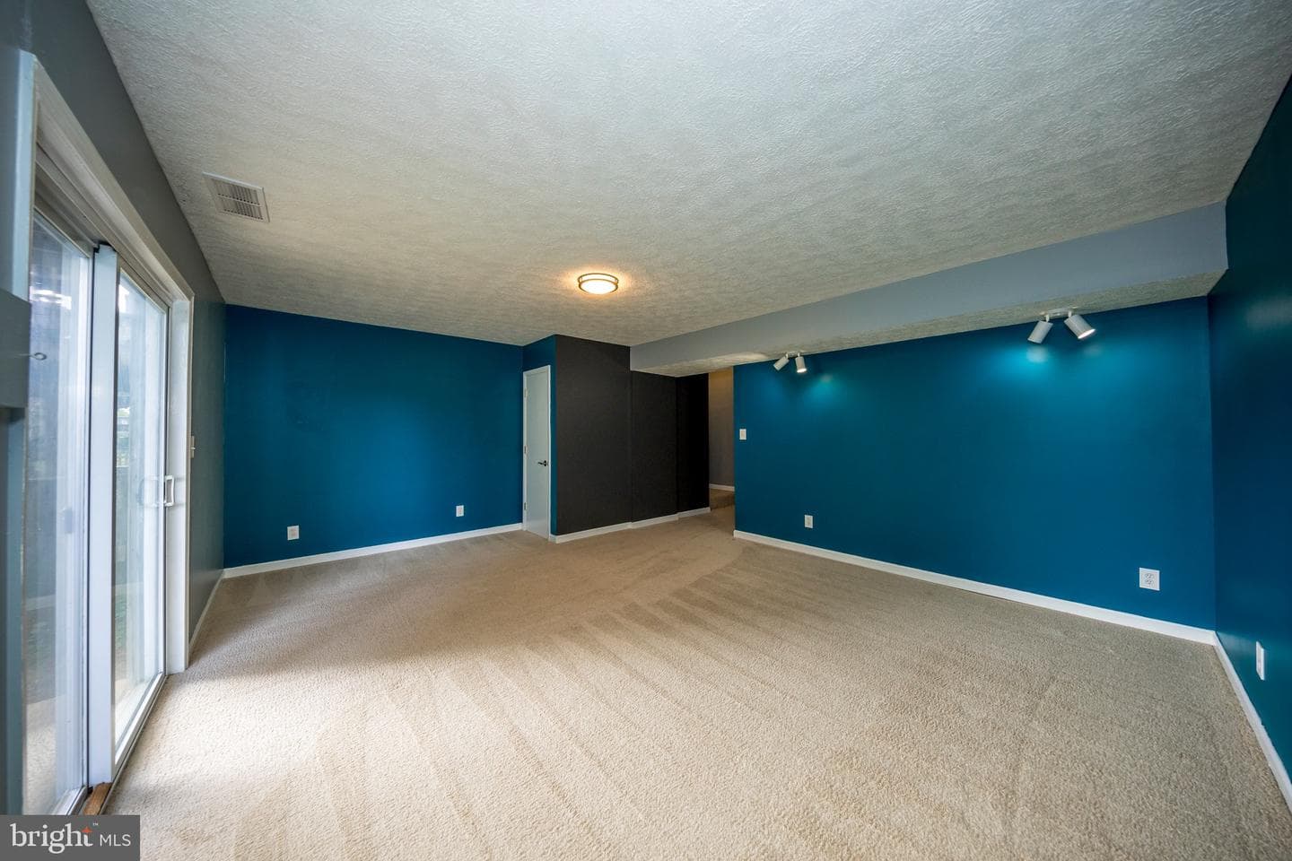 104 Remington Circle photo 23