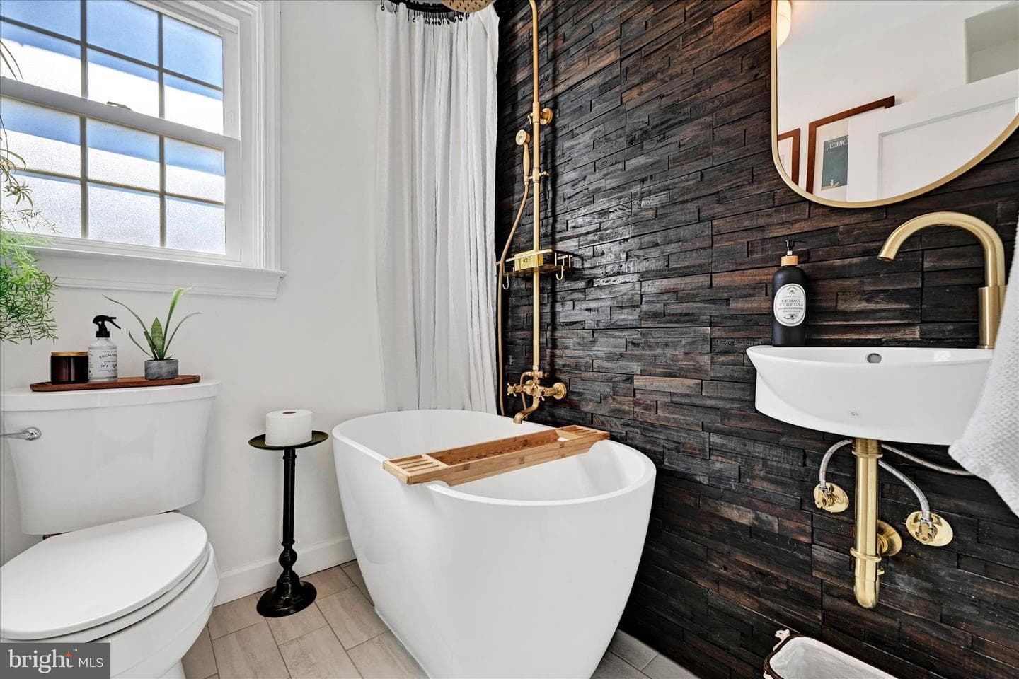 221 Thomas Street photo 11