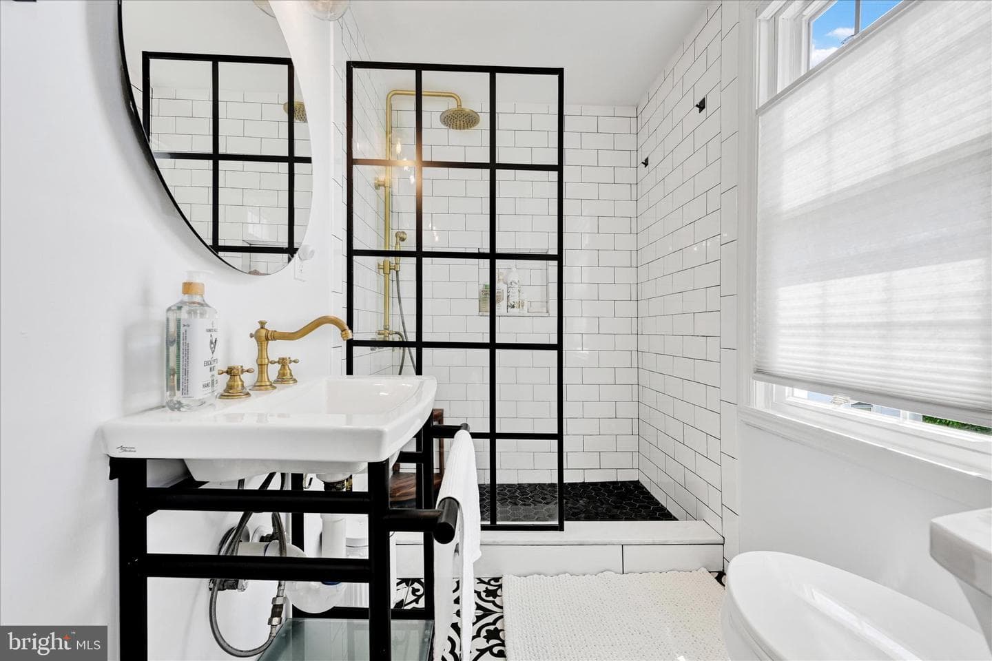 221 Thomas Street photo 23