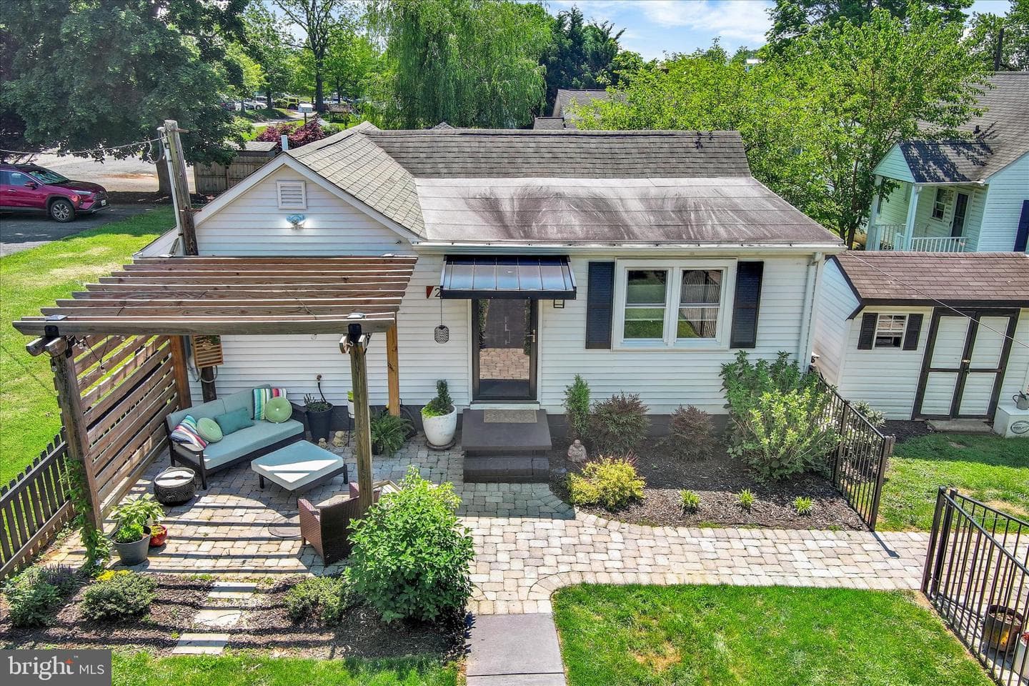 221 Thomas Street photo 29