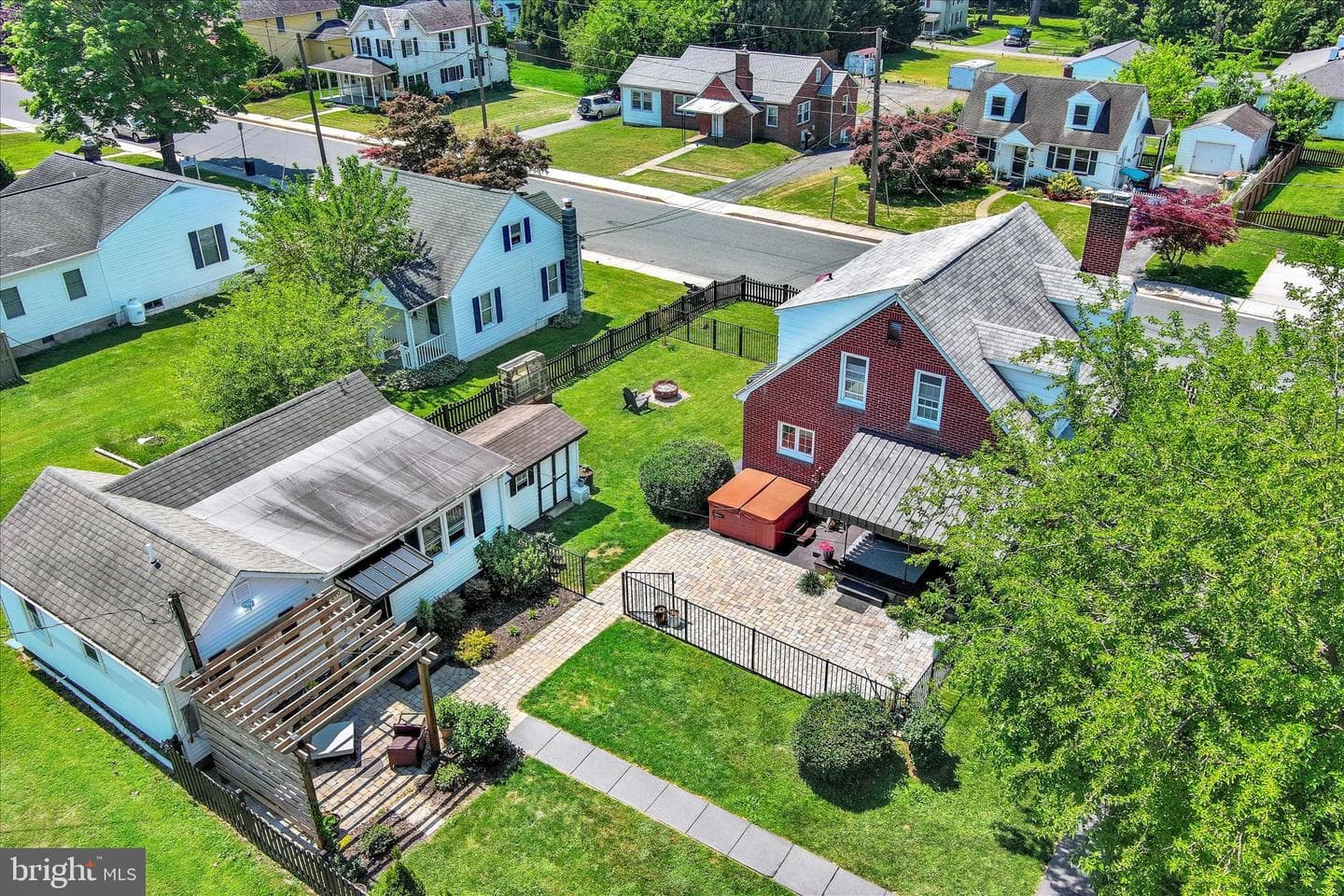 221 Thomas Street photo 3
