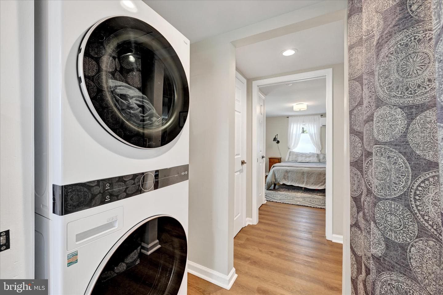 221 Thomas Street photo 38