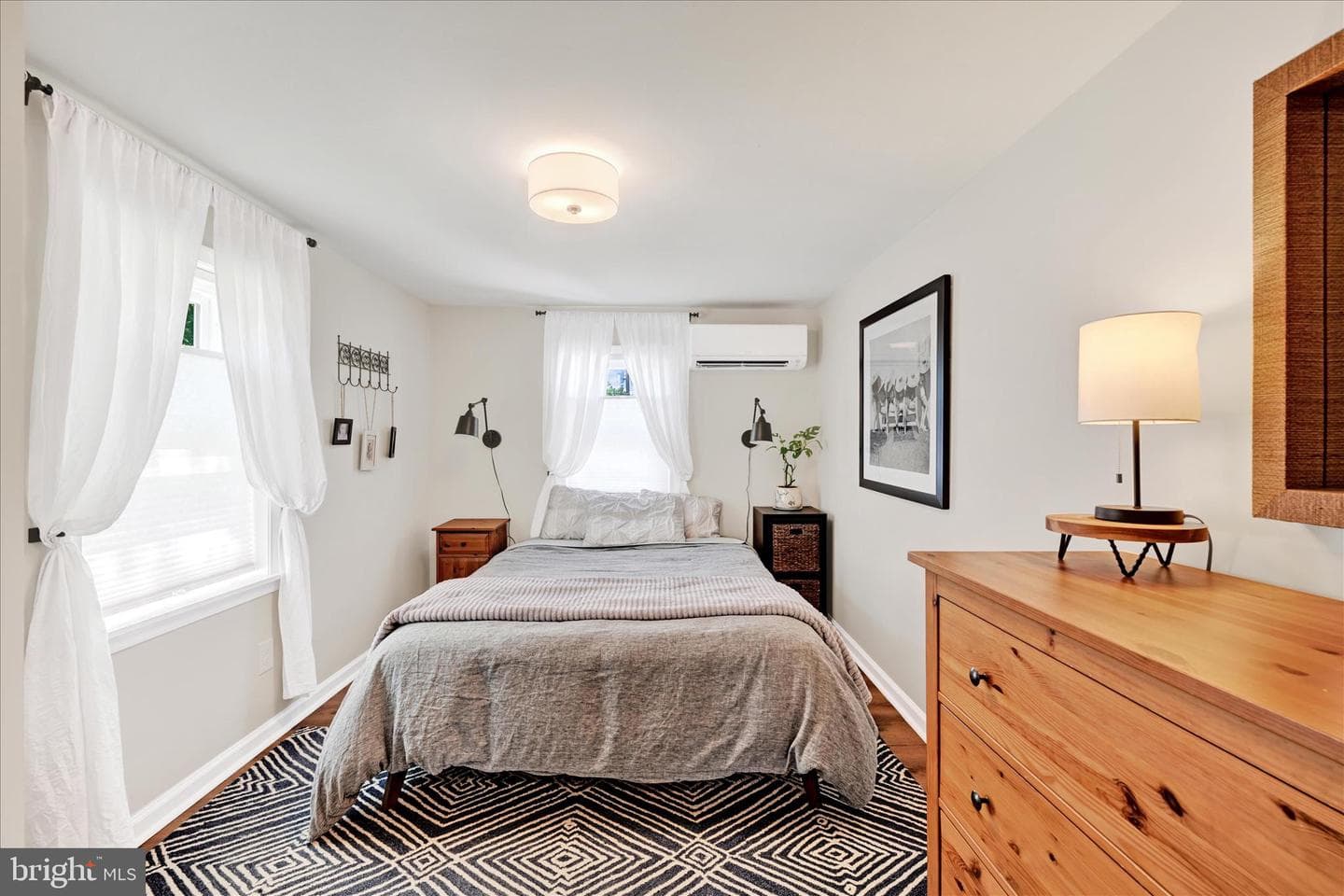 221 Thomas Street photo 39