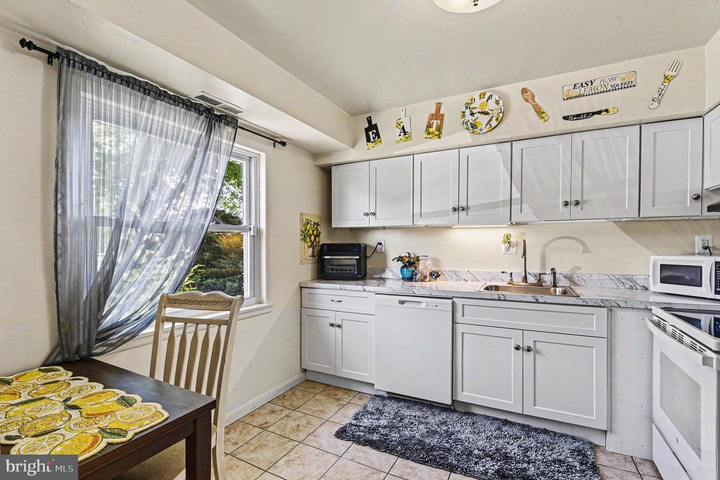 213 Foster Knoll Drive photo 4