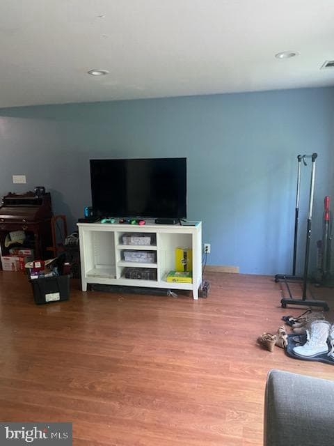 704 Falconer Rd photo 3