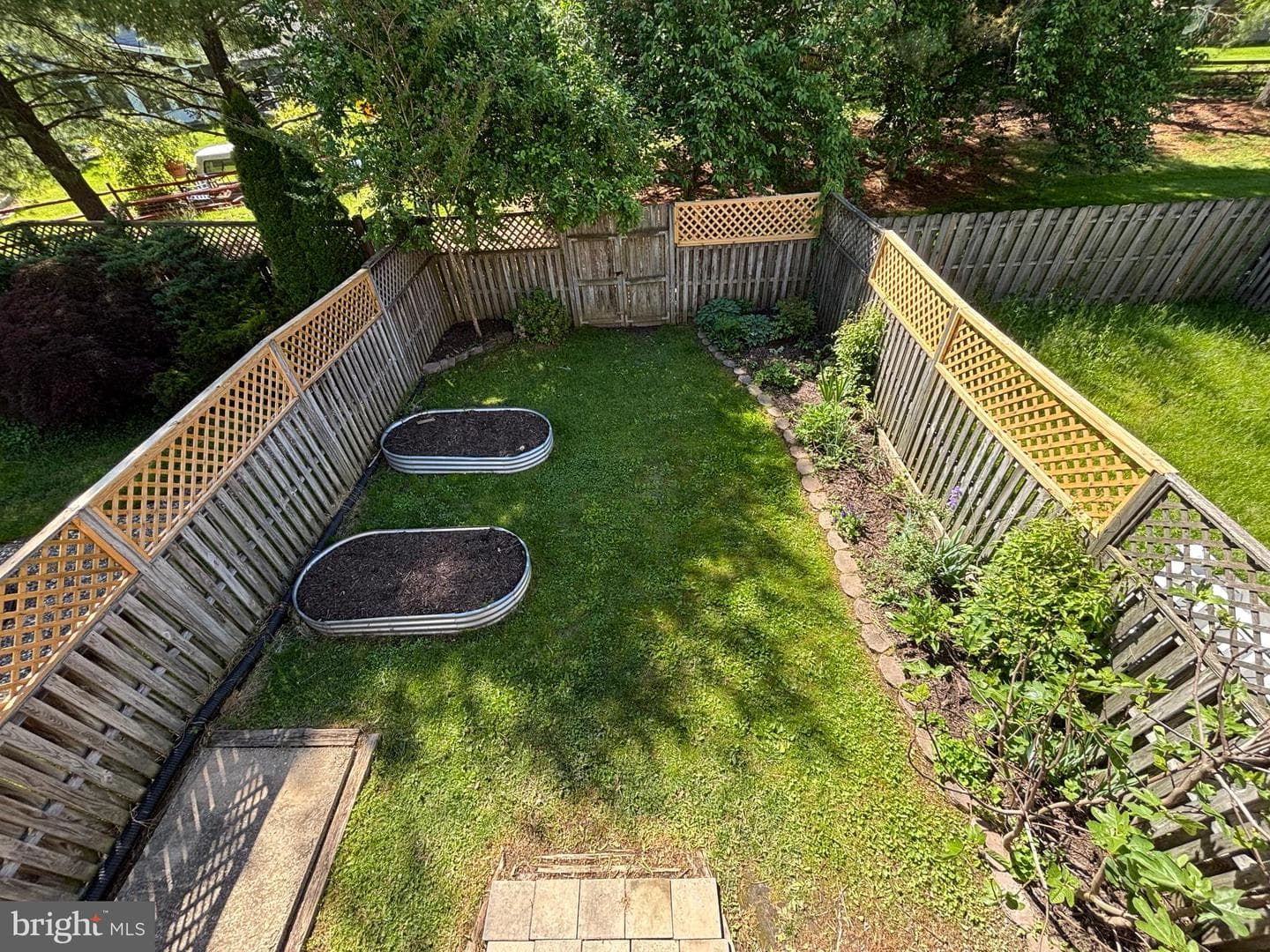 425 Kentmore Terrace photo 18
