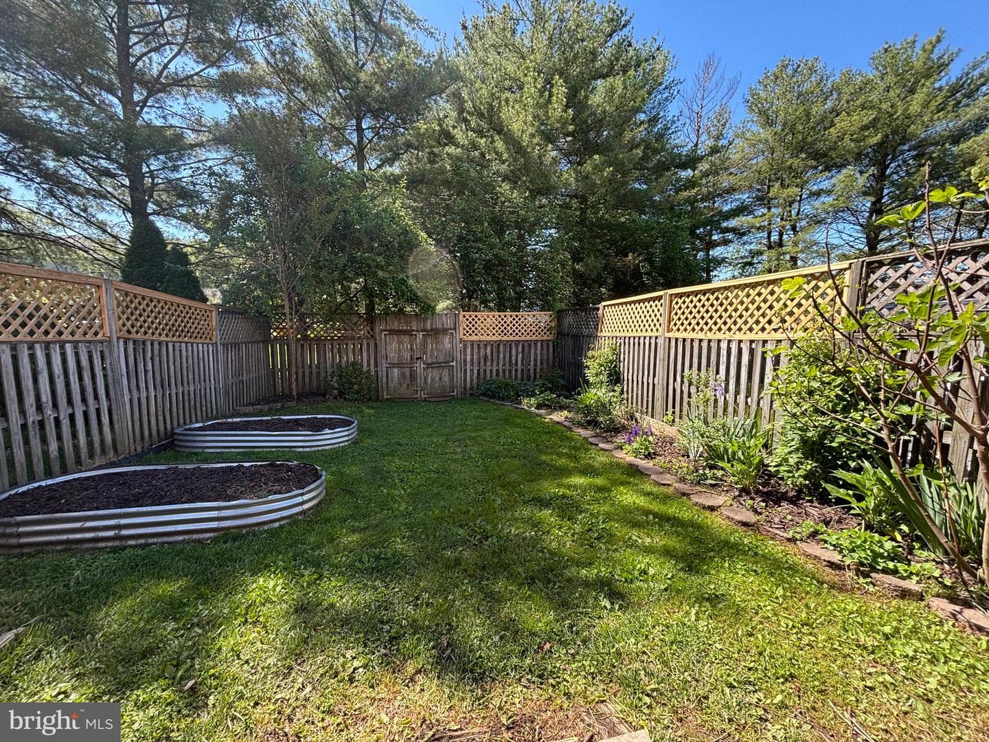 425 Kentmore Terrace photo 19