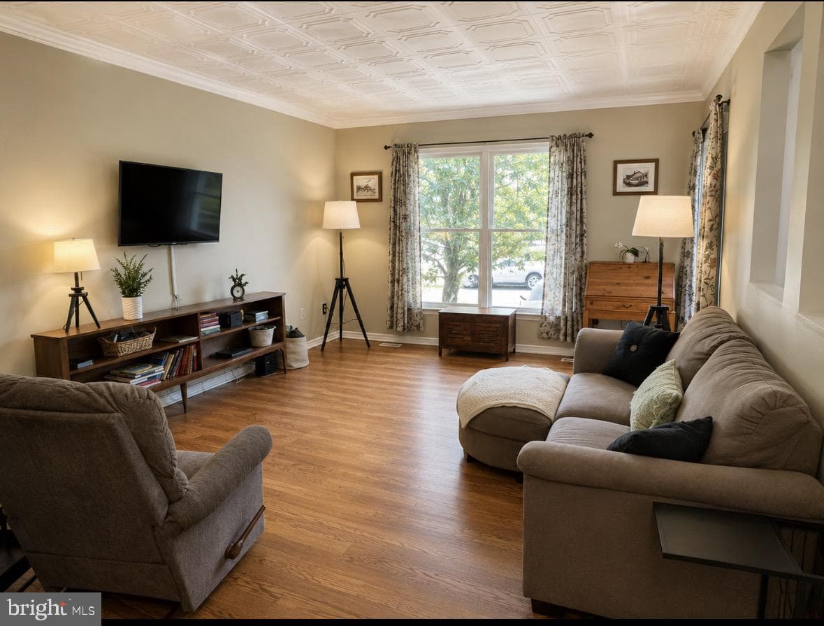 425 Kentmore Terrace photo 3