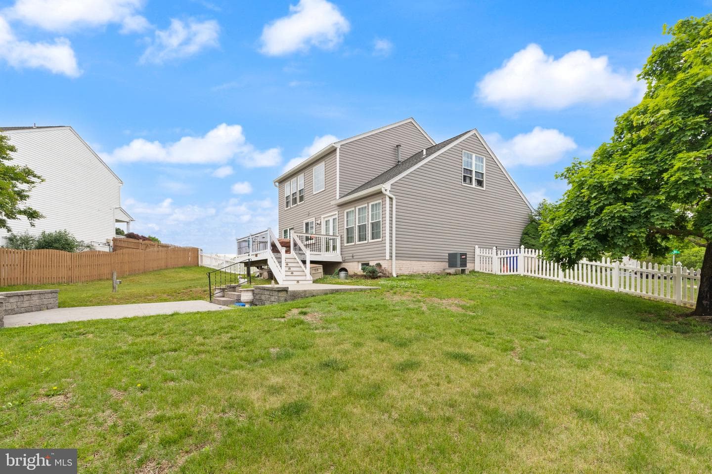 716 Brooke Court photo 24