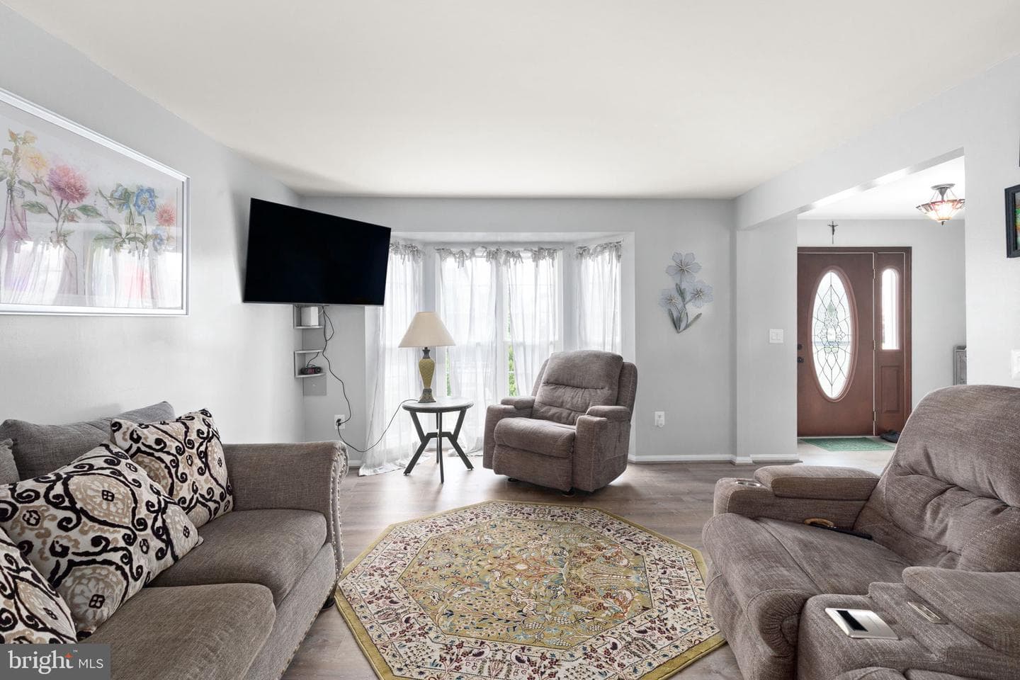 716 Brooke Court photo 4