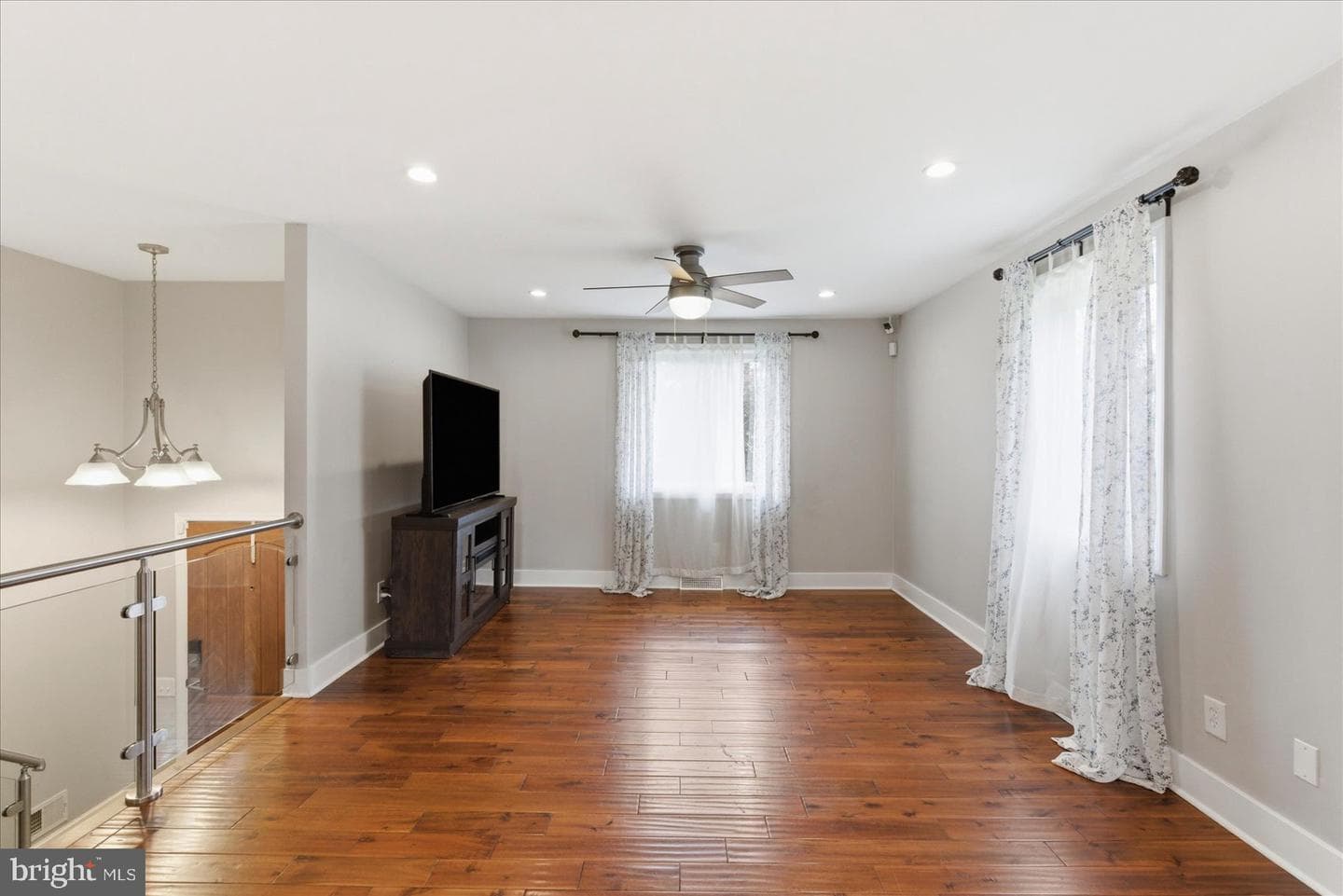 602 Monterey Court photo 4
