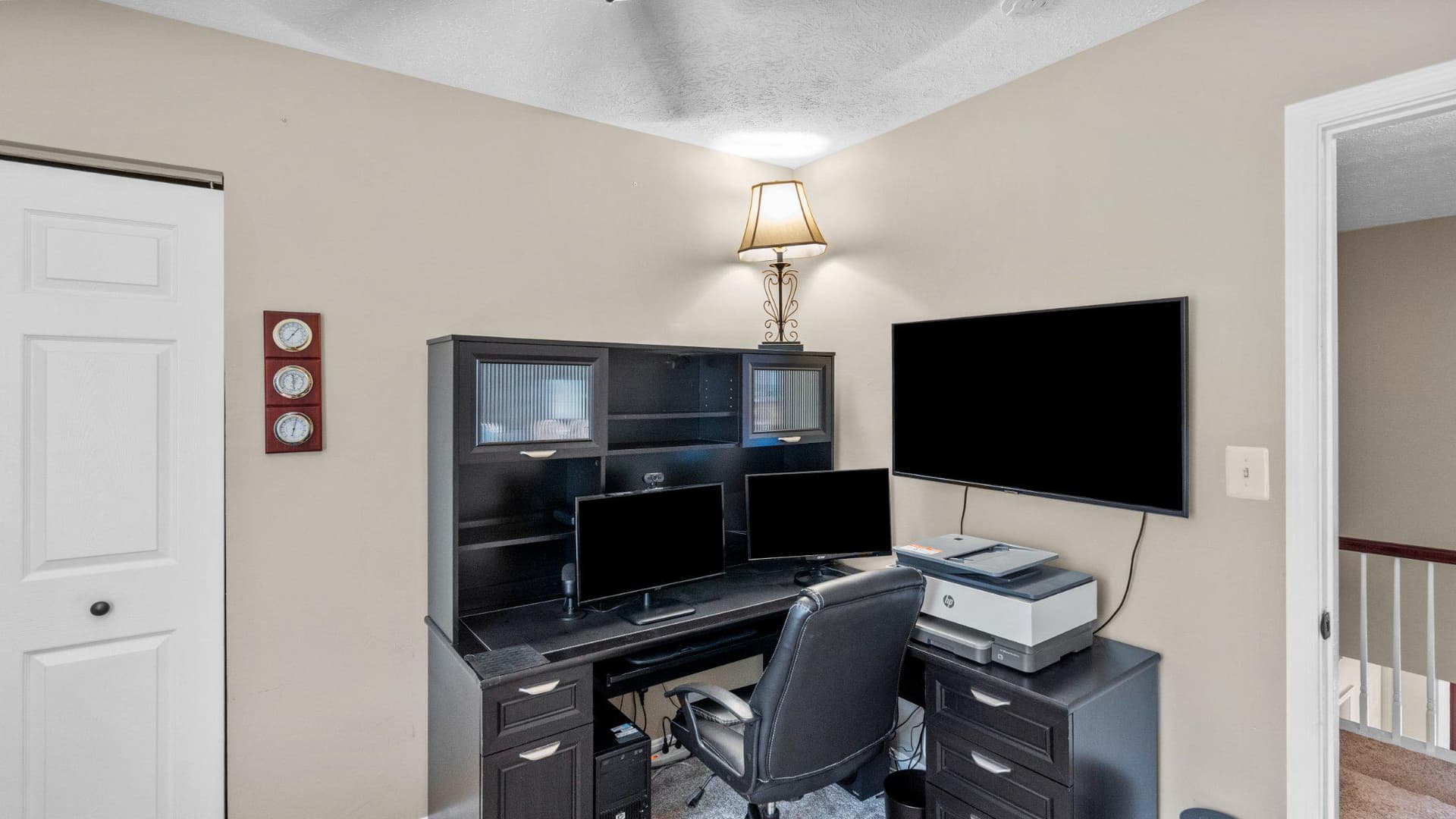 405 Devonshire Court photo 37