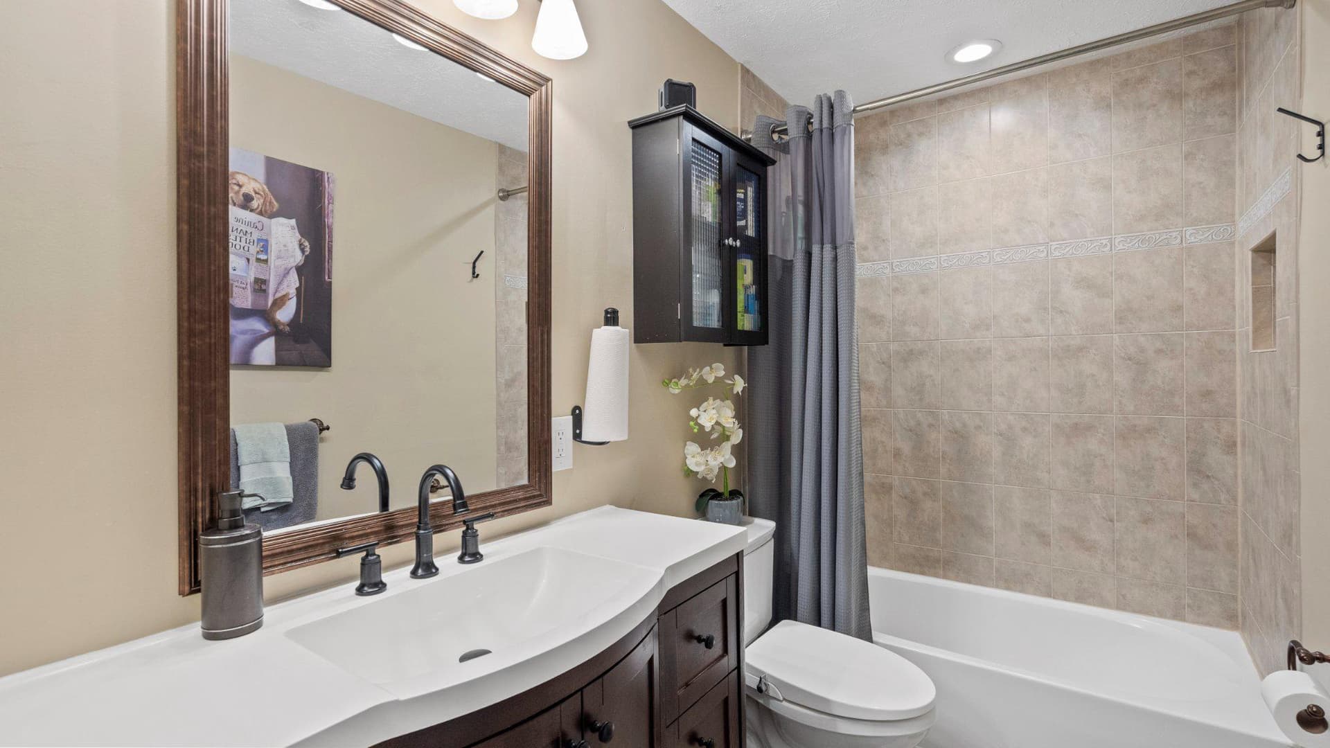 405 Devonshire Court photo 40
