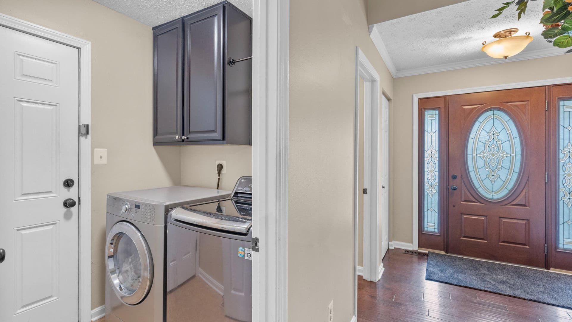 405 Devonshire Court photo 8