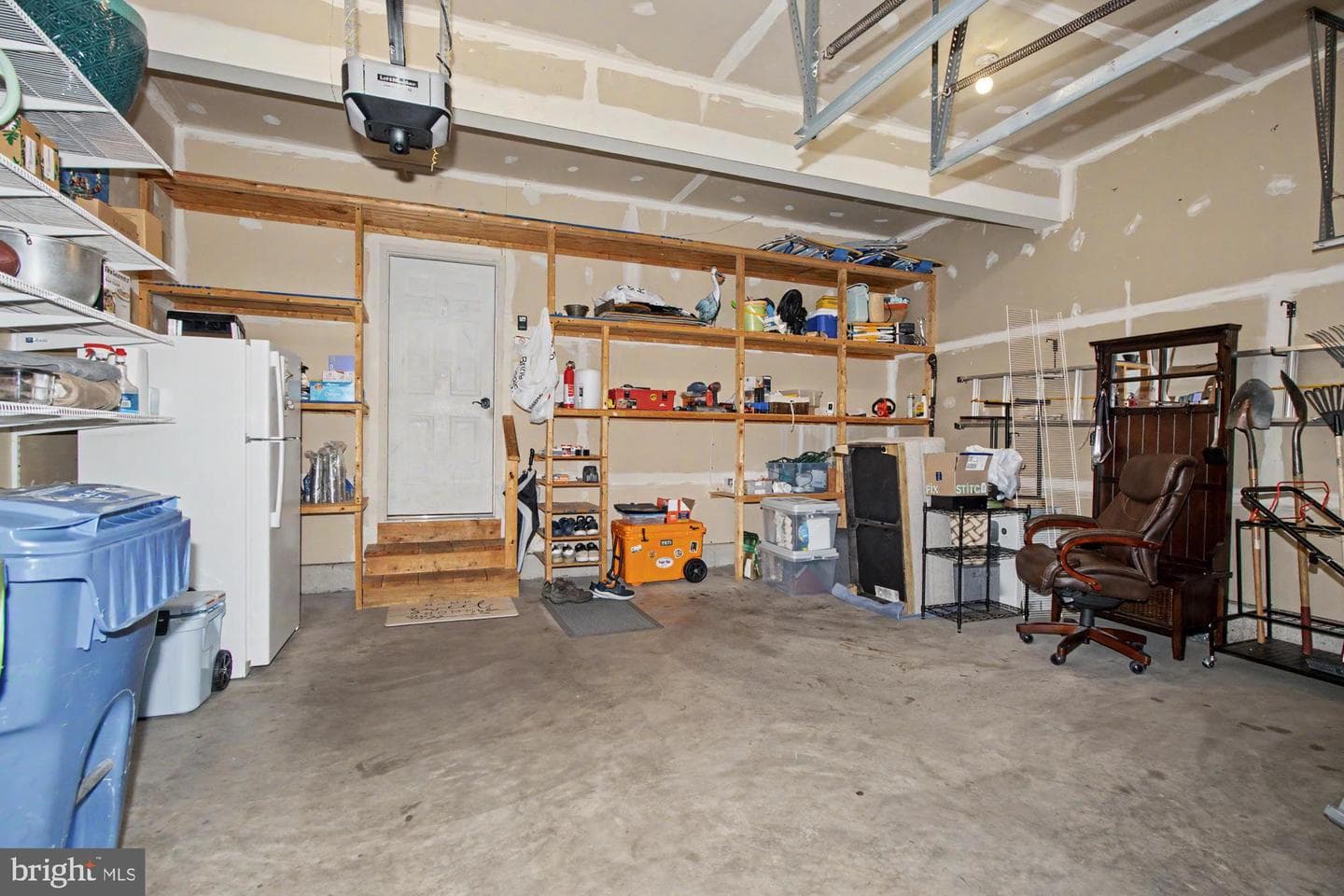 2913 Airdrie Avenue photo 85