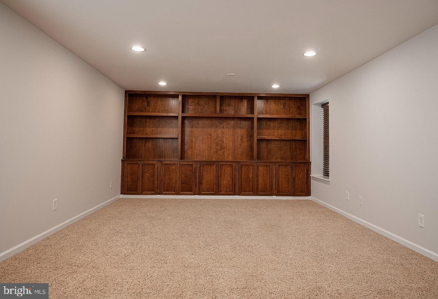 436 Clydebank Drive photo 38