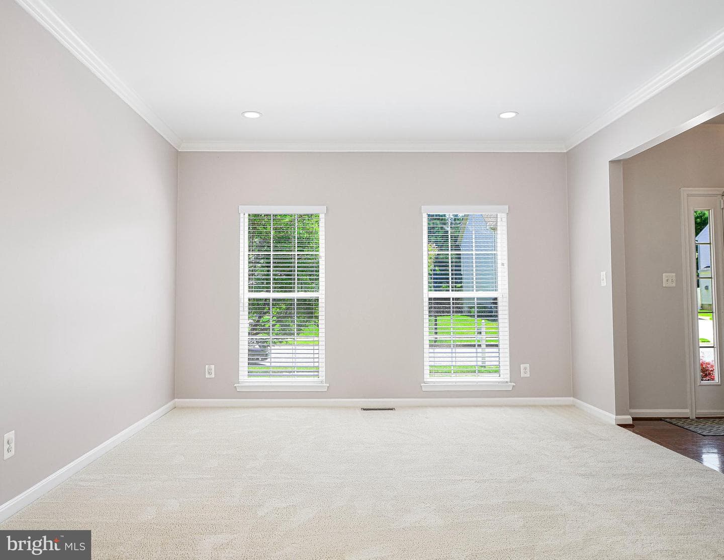 436 Clydebank Drive photo 4