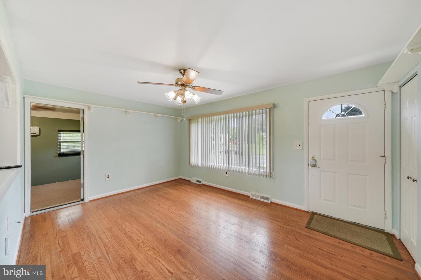 304 Timothy Drive photo 2