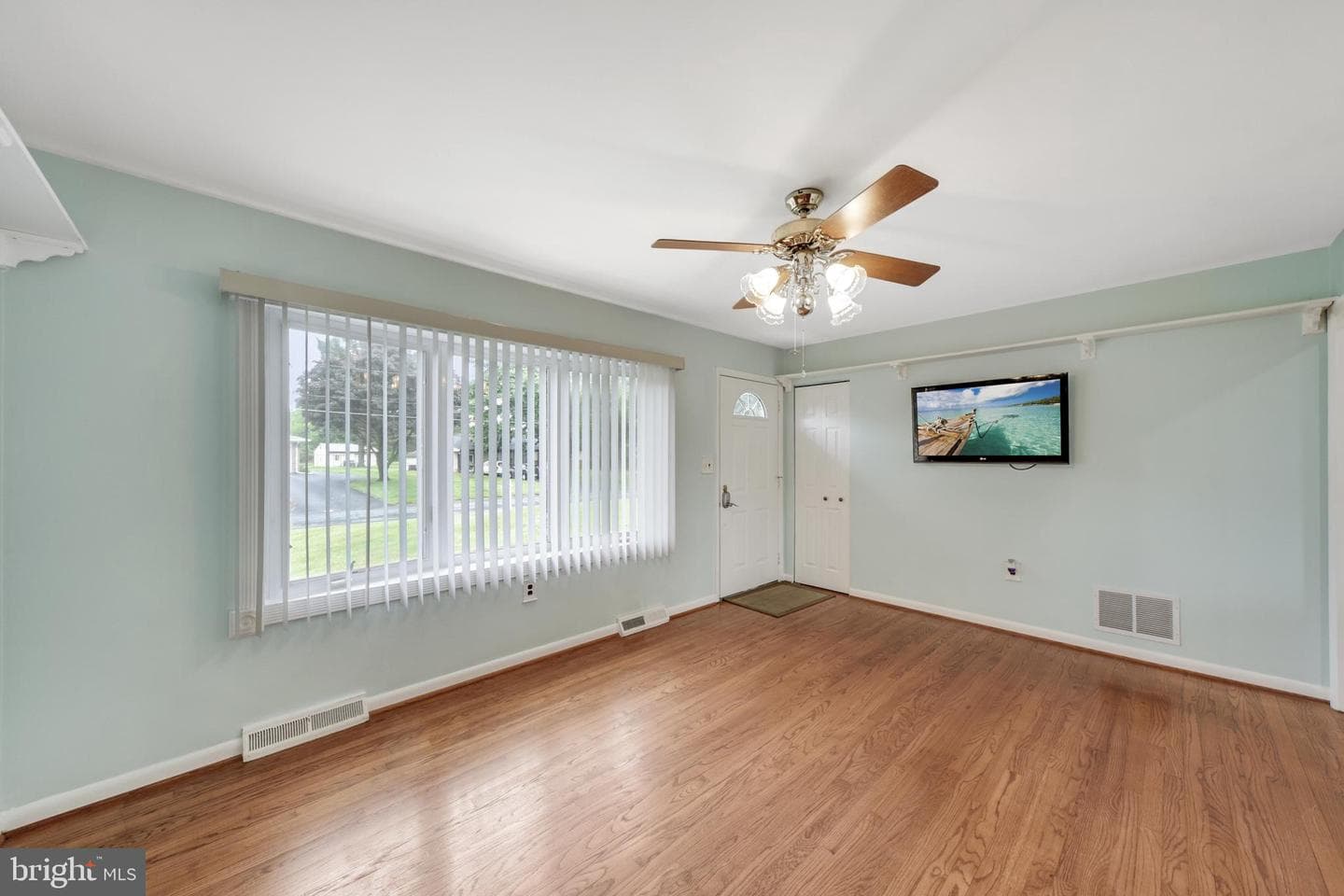 304 Timothy Drive photo 4