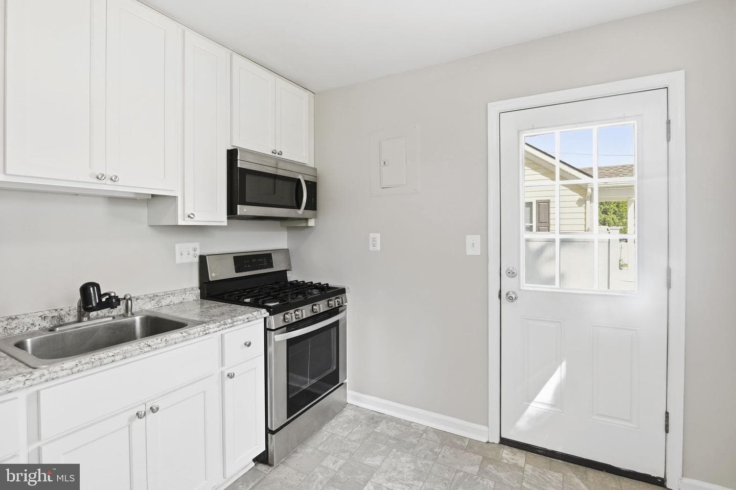166 Bannister Ave photo 9