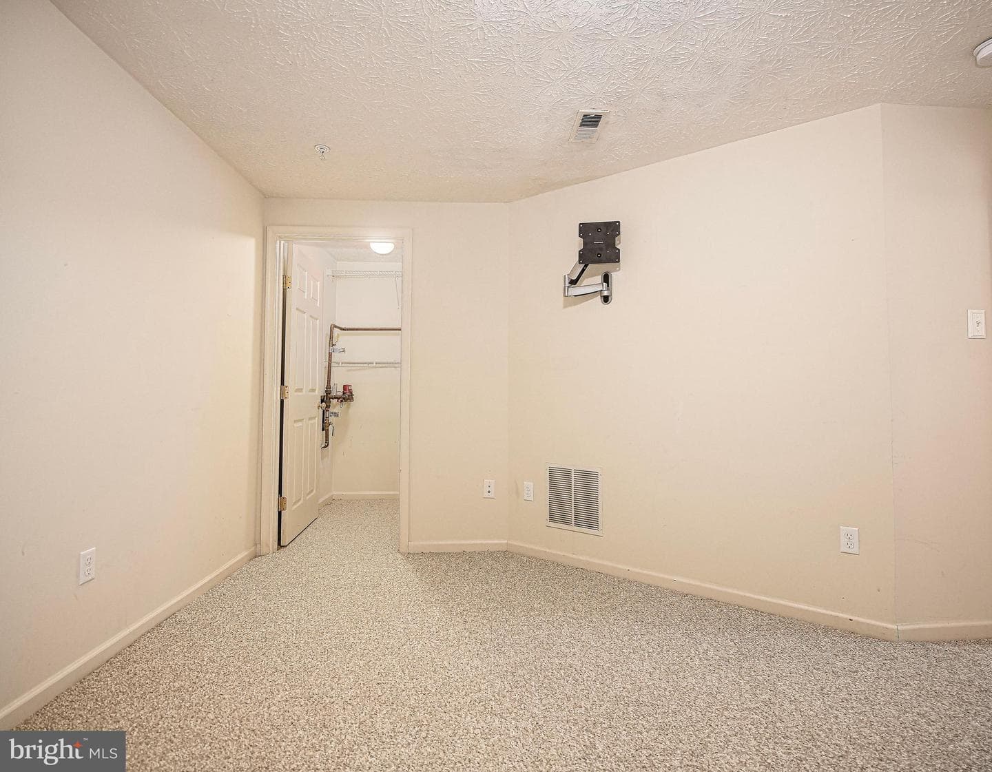 405 Ashton Lane photo 25