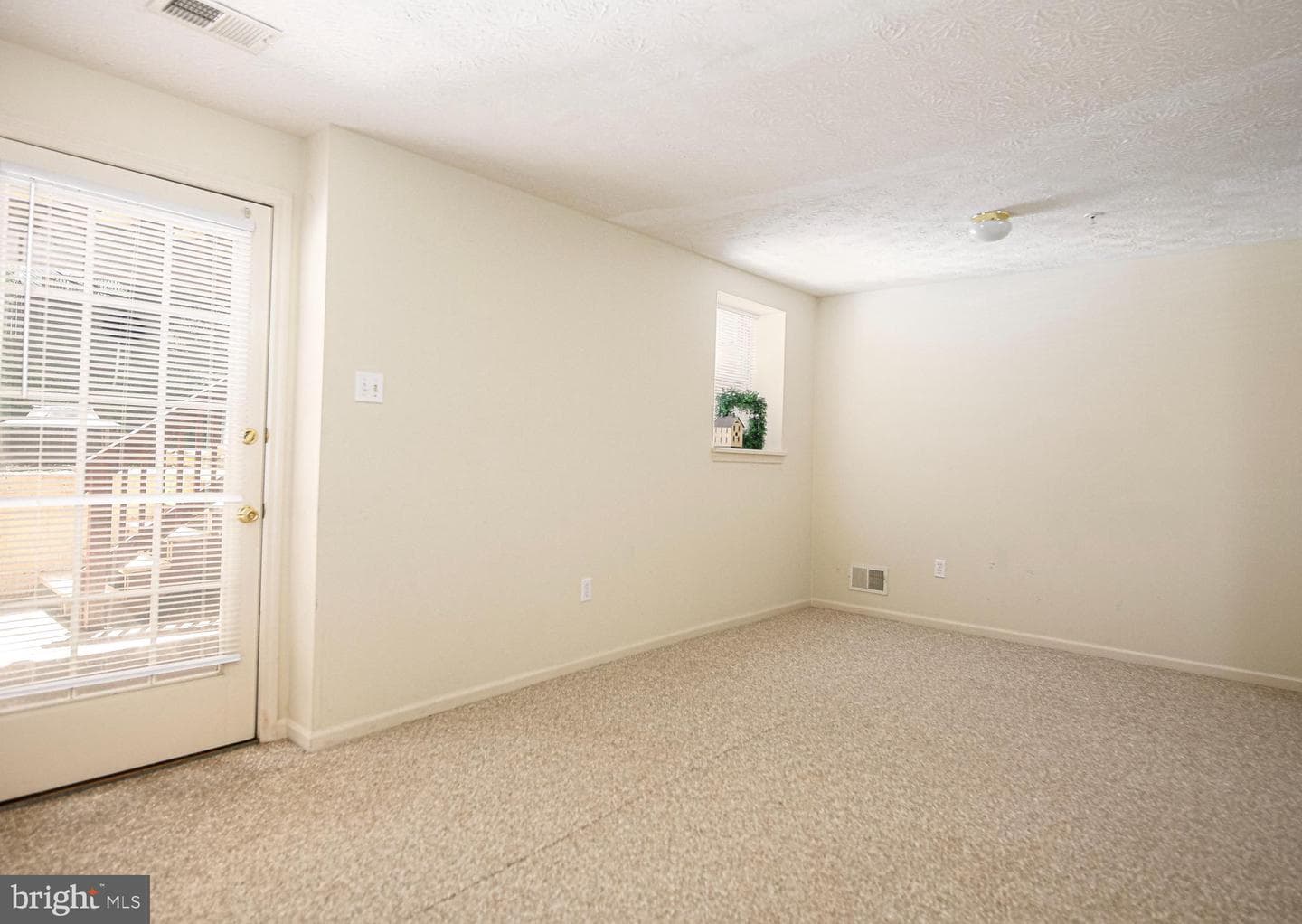 405 Ashton Lane photo 27