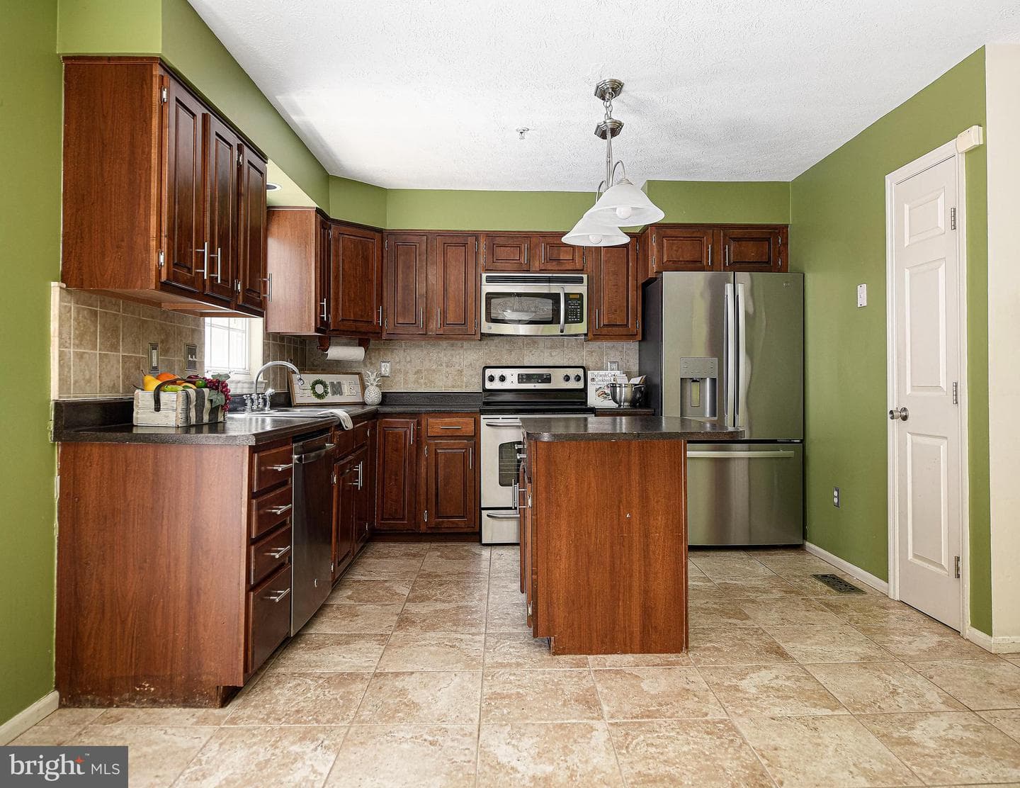 405 Ashton Lane photo 7