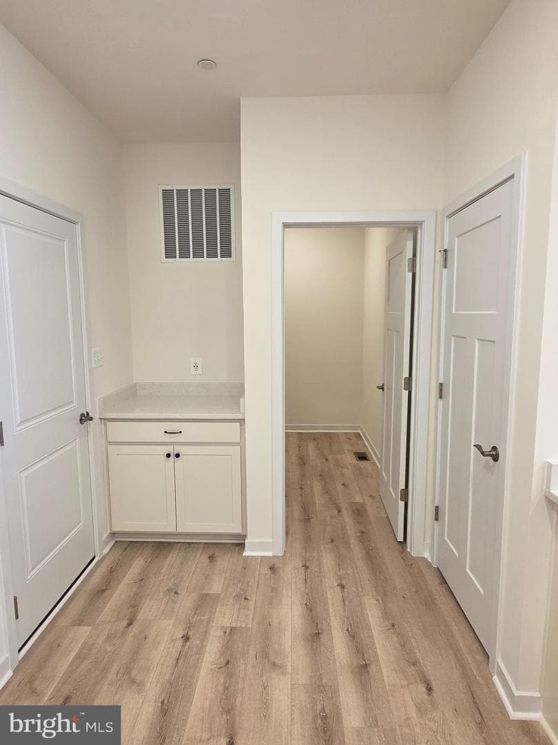 #142-3636 Dexter Court photo 36
