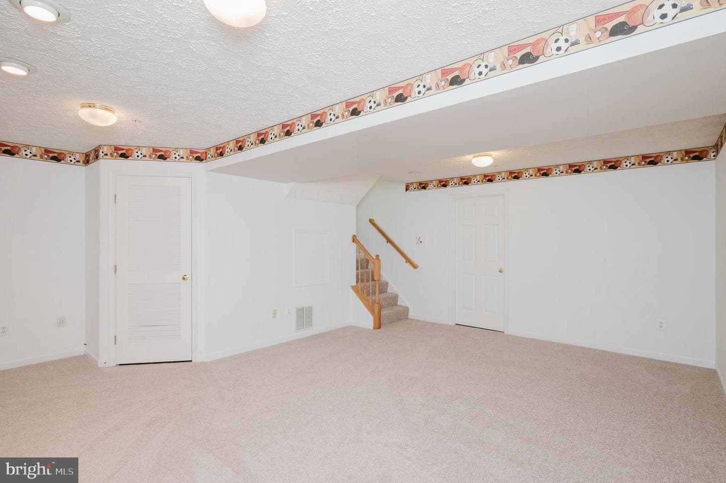 556 Macintosh Circle photo 28