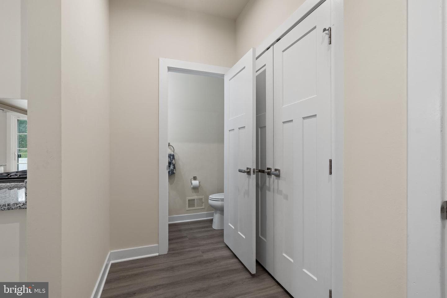 3604 Darvell Circle photo 27
