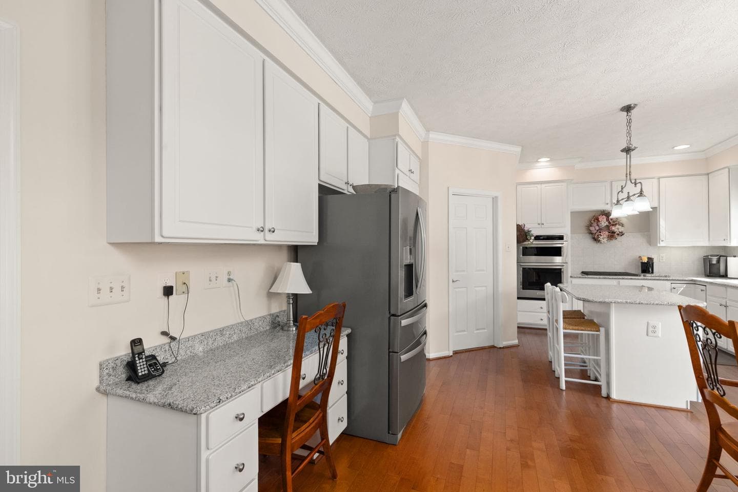 612 Loring Avenue photo 14