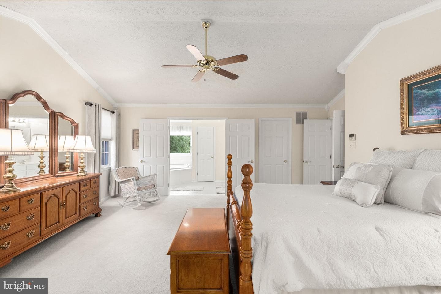 612 Loring Avenue photo 24