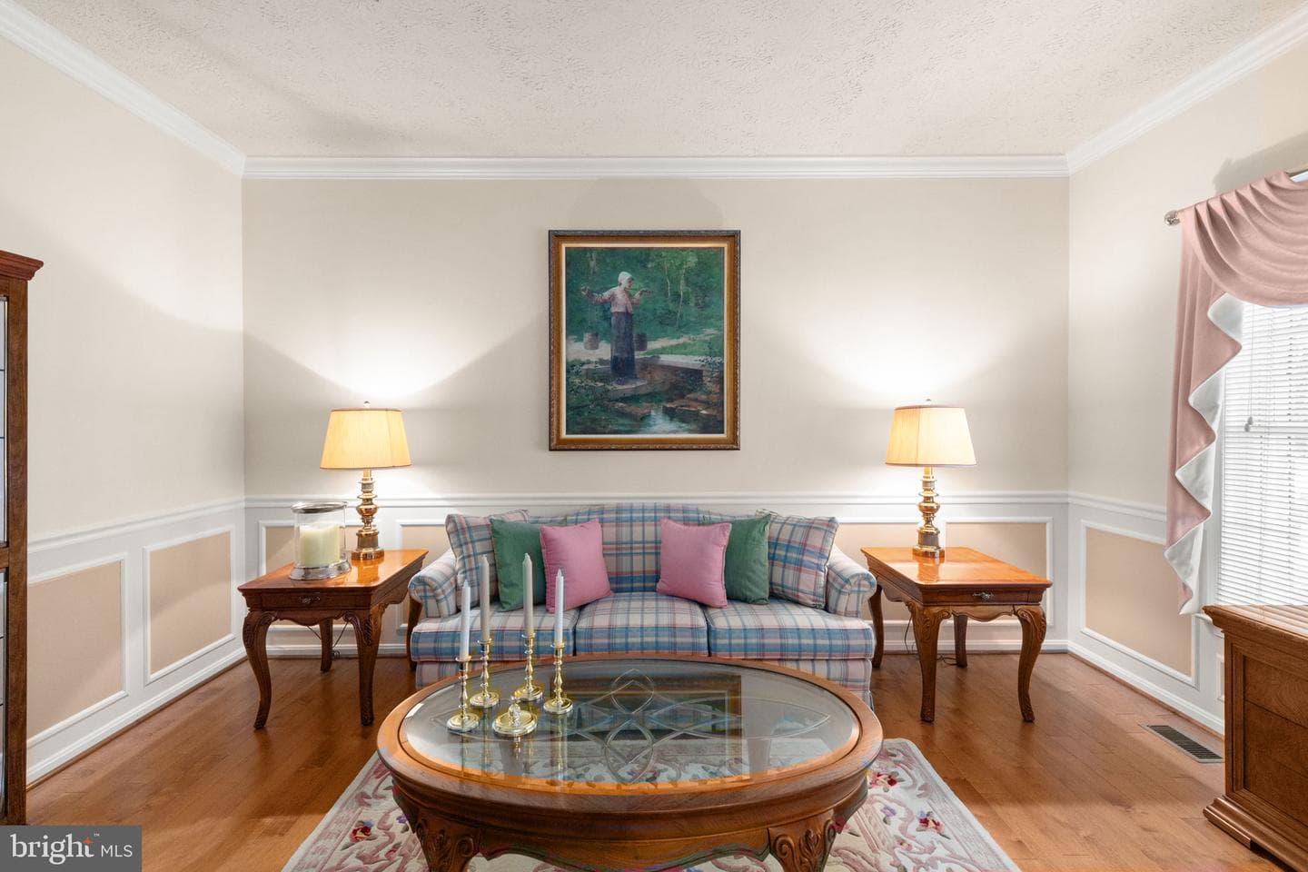 612 Loring Avenue photo 3