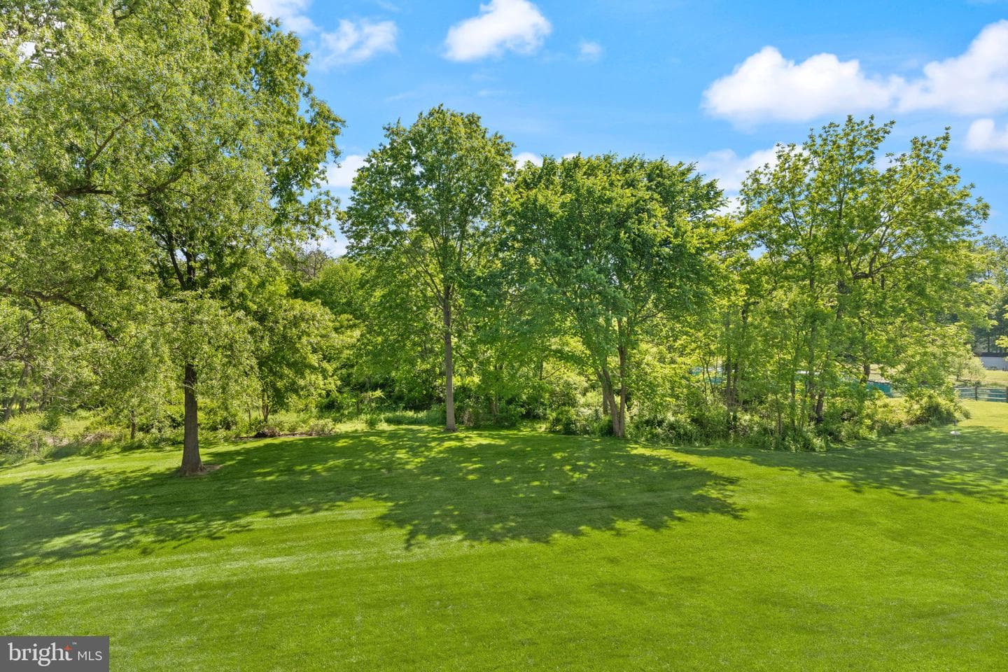 612 Loring Avenue photo 39