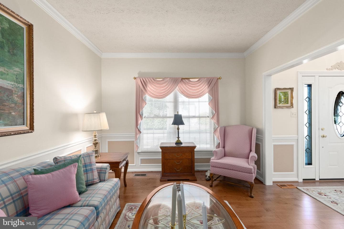 612 Loring Avenue photo 4