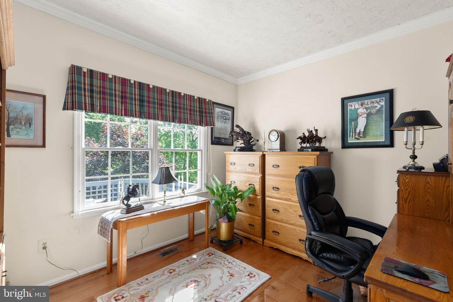 612 Loring Avenue photo 8