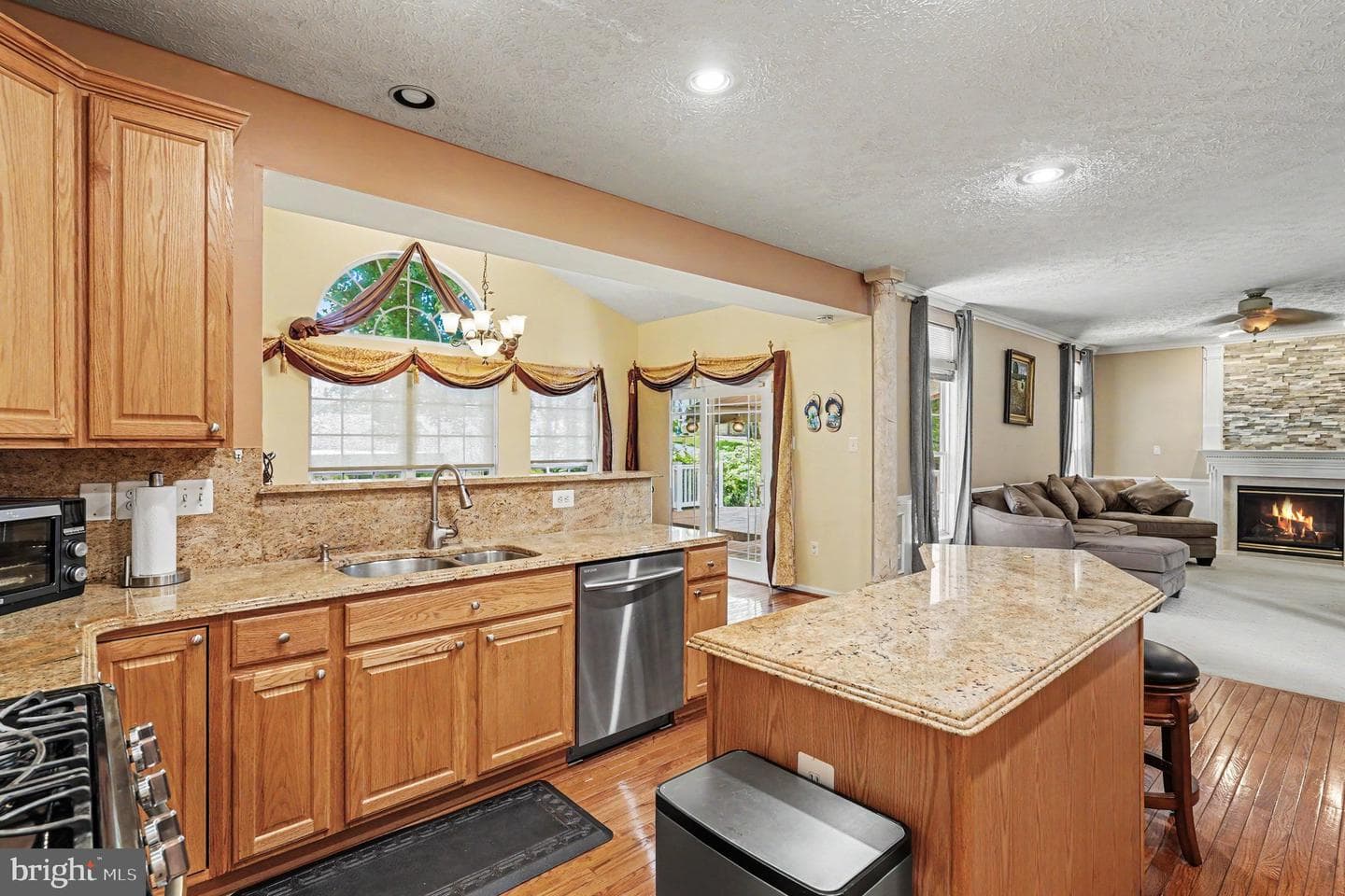 3008 Lewis Lane photo 8