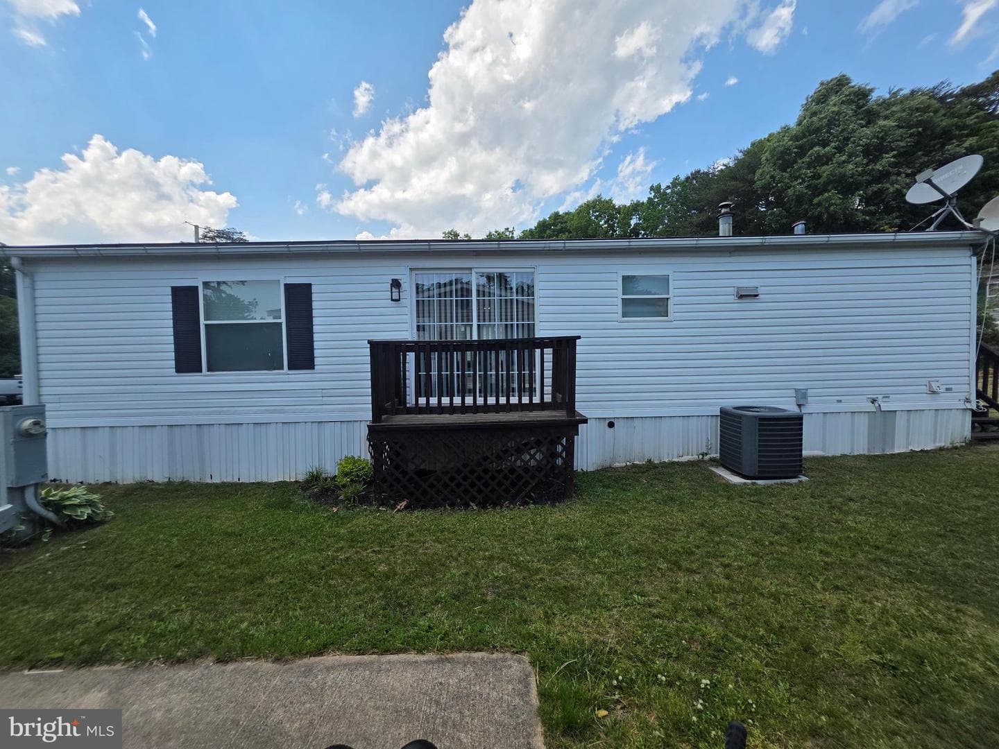 1824 Emily Drive photo 2