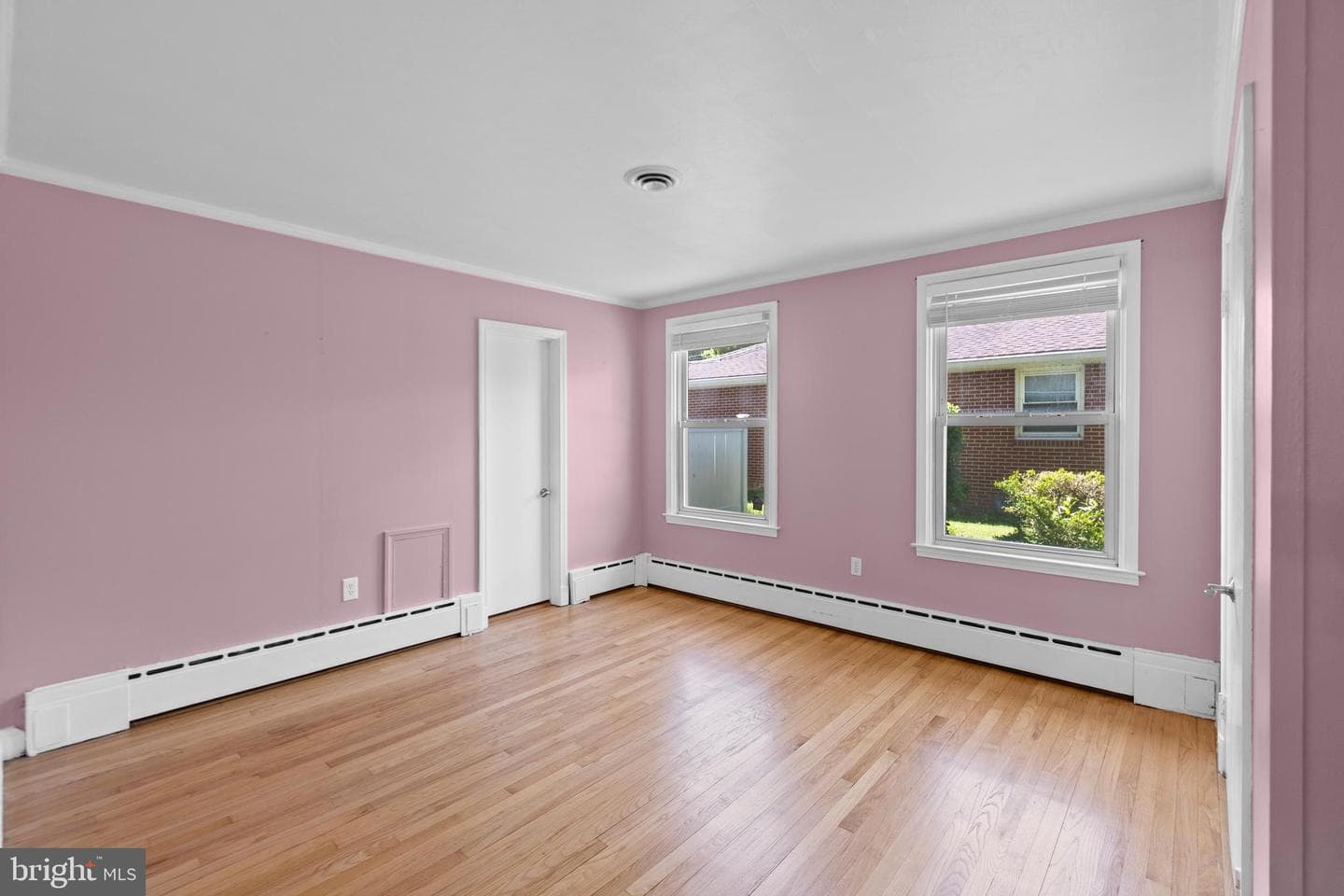 229 S Rogers Street photo 17
