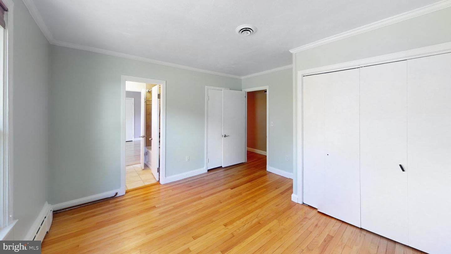 229 S Rogers Street photo 34