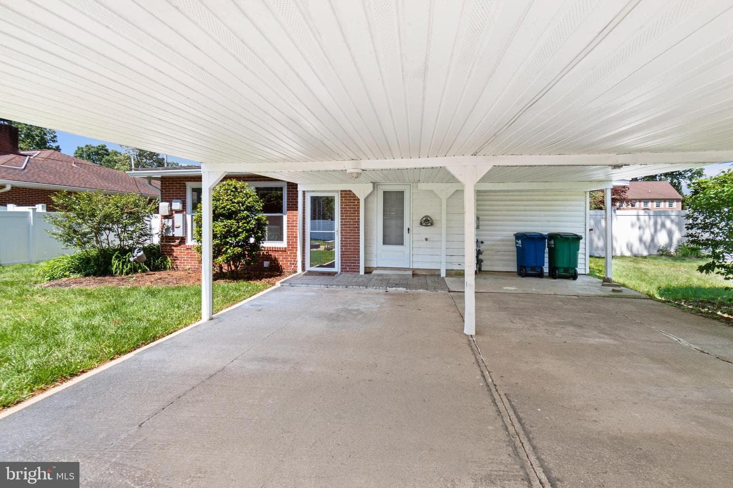 229 S Rogers Street photo 39