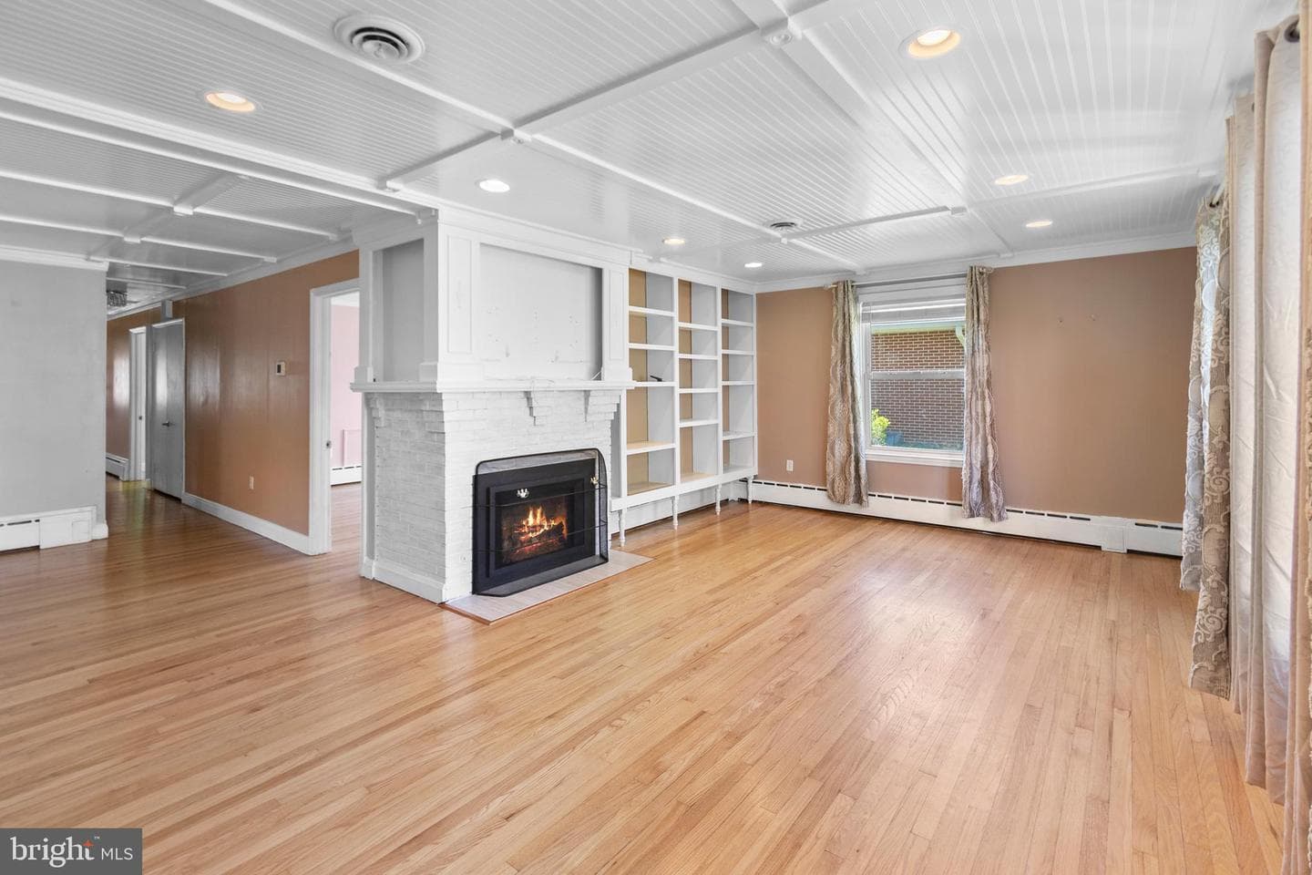 229 S Rogers Street photo 7