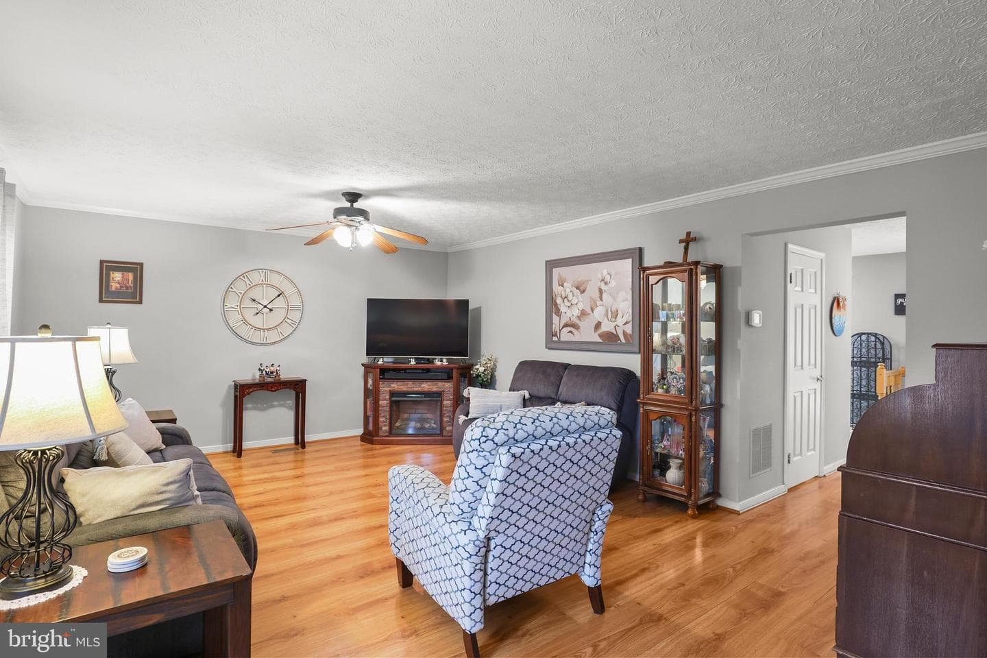 1403 Landis Circle photo 5