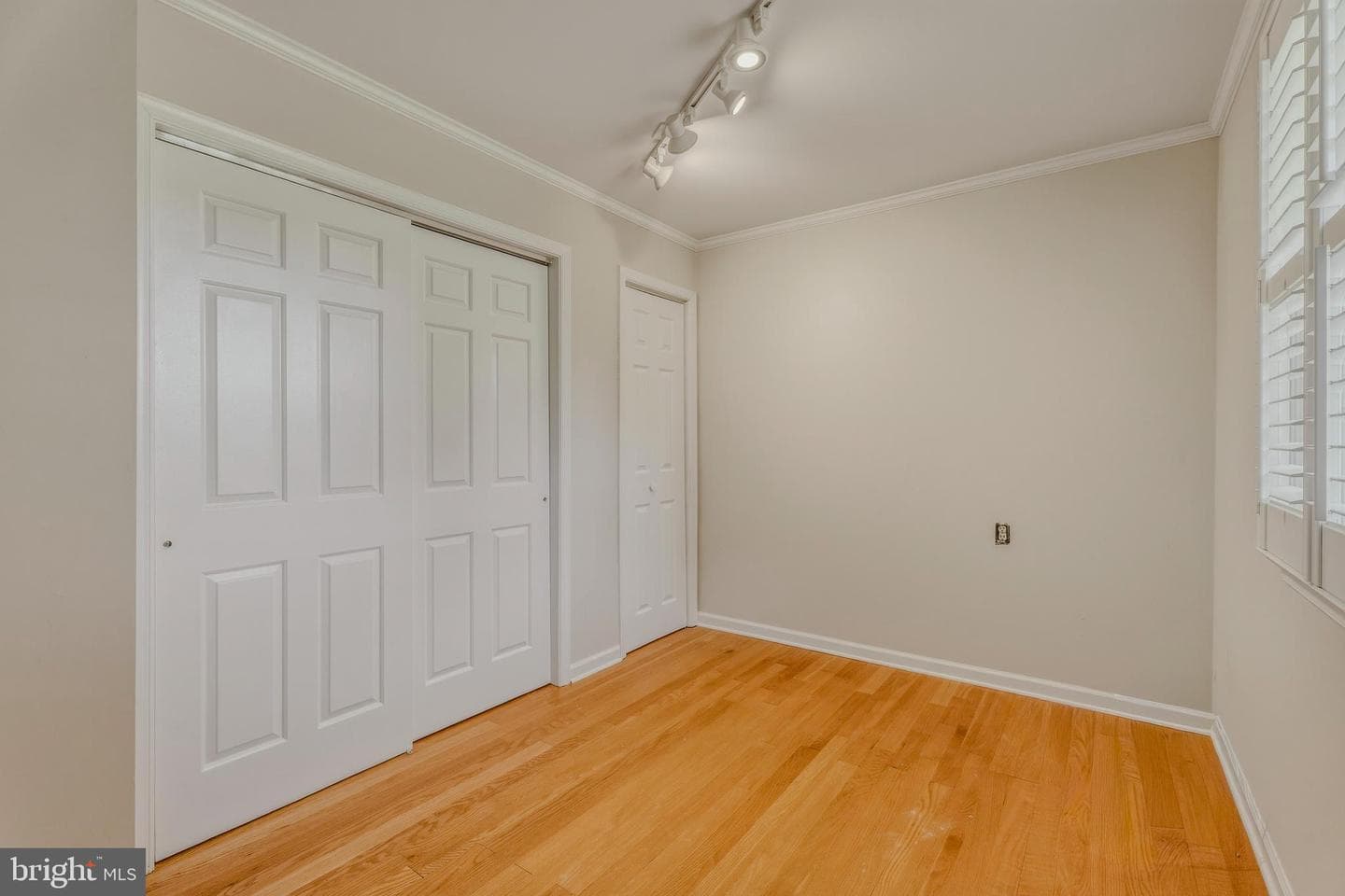 2504 Burgundy Drive photo 21