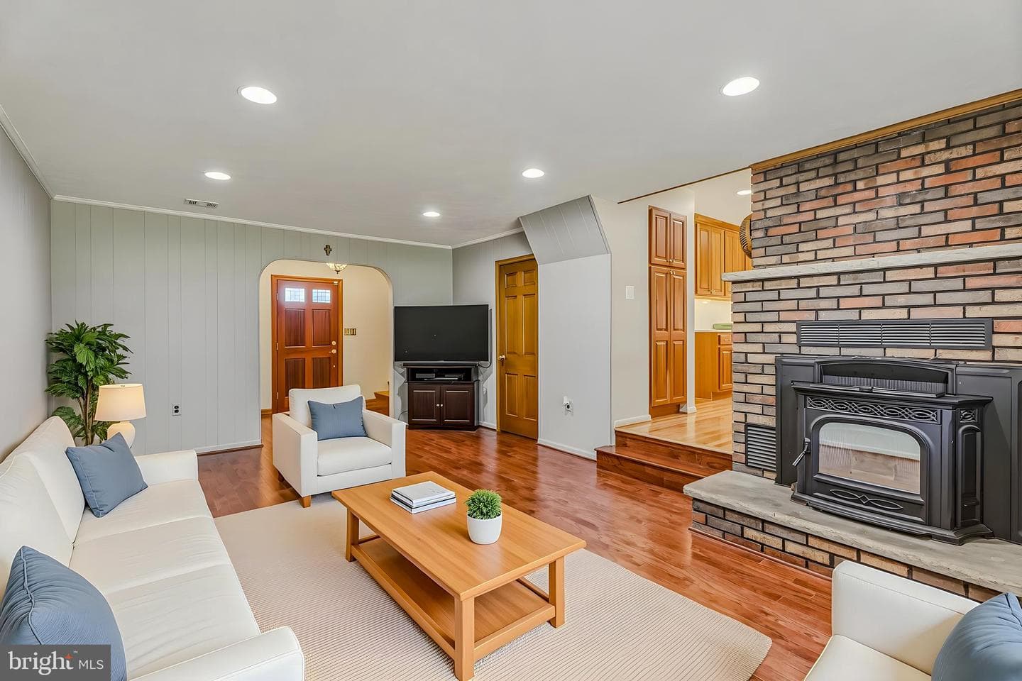 2504 Burgundy Drive photo 25
