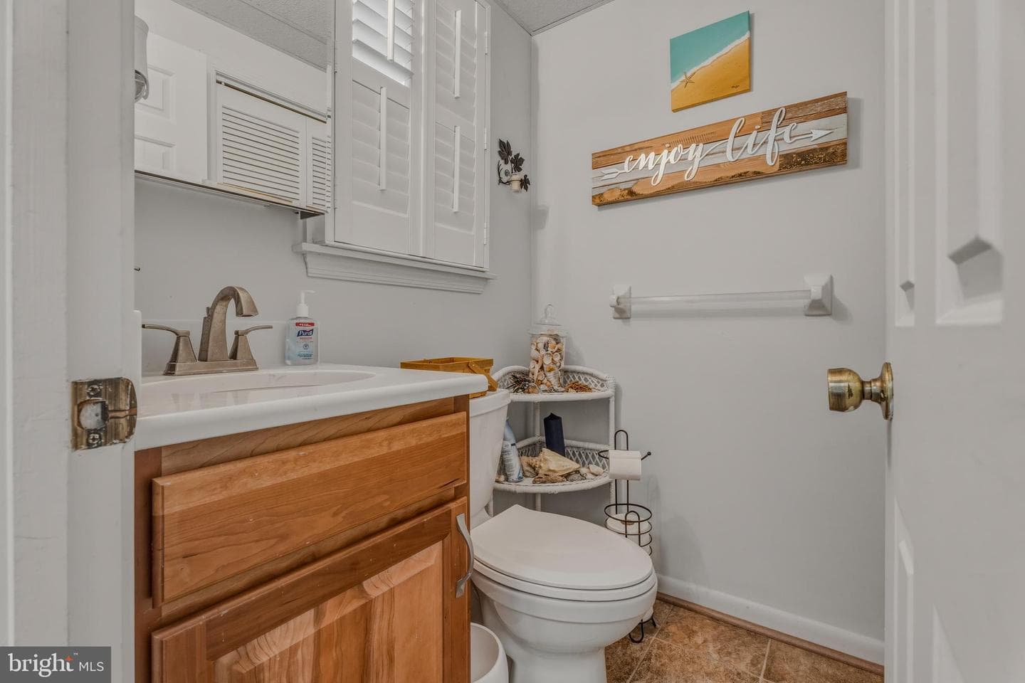 2504 Burgundy Drive photo 28