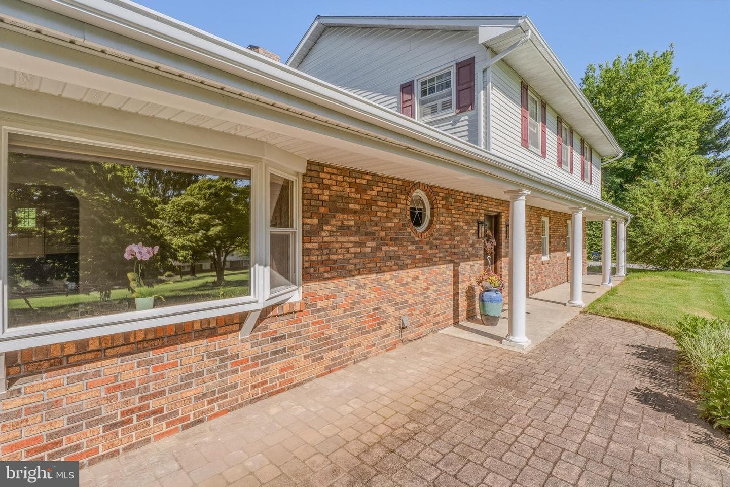 2504 Burgundy Drive photo 3