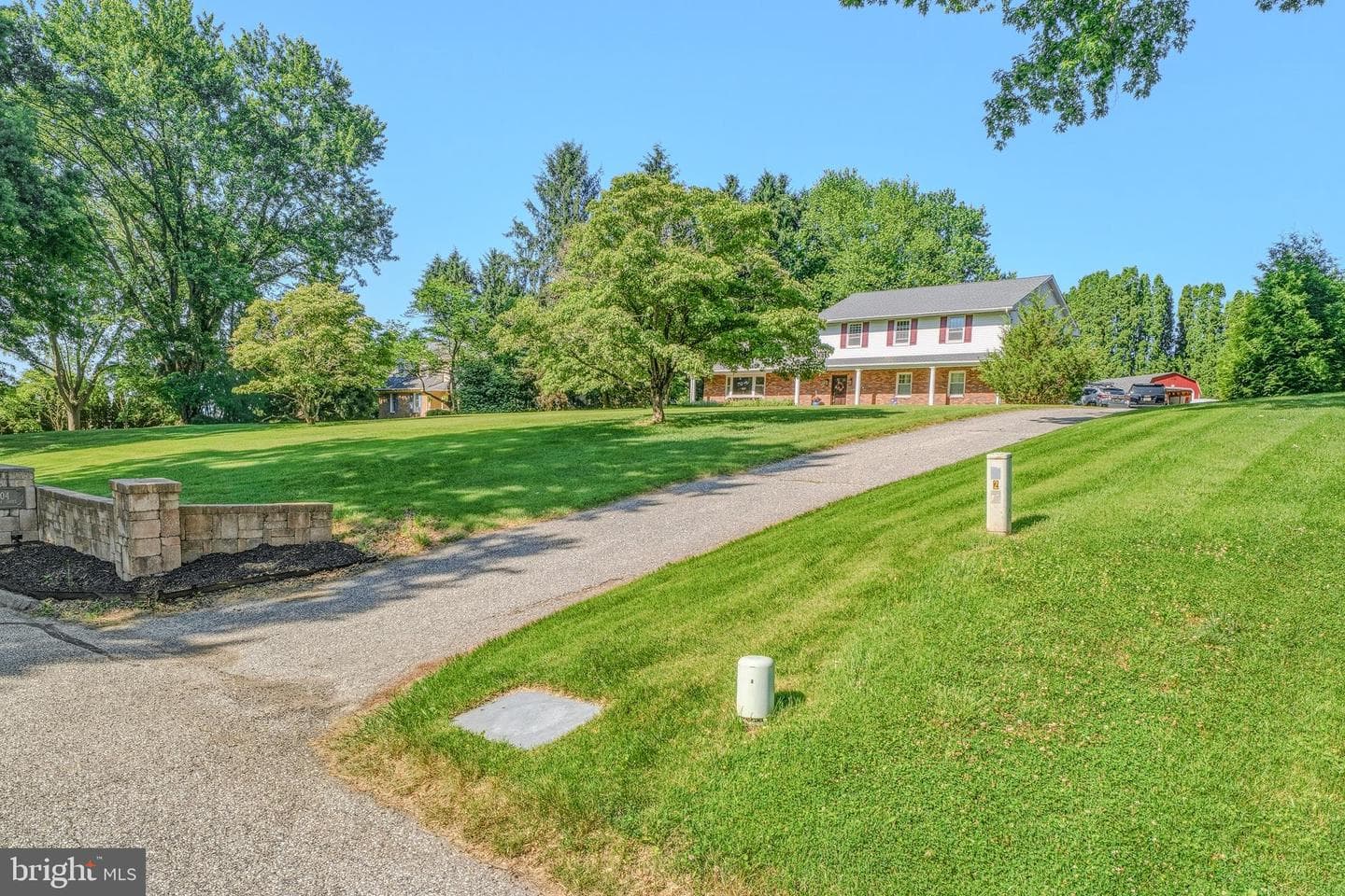 2504 Burgundy Drive photo 5